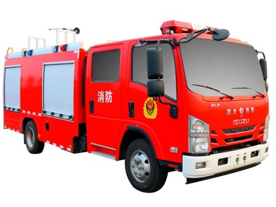 ISUZU 4T water tank fire truck