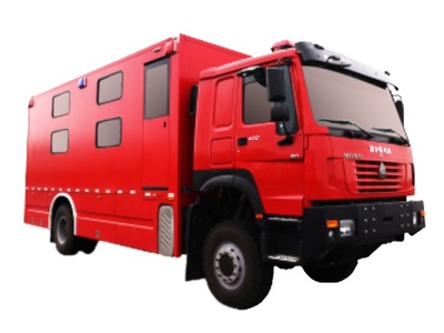 重汽王牌8人宿营车（4X4）